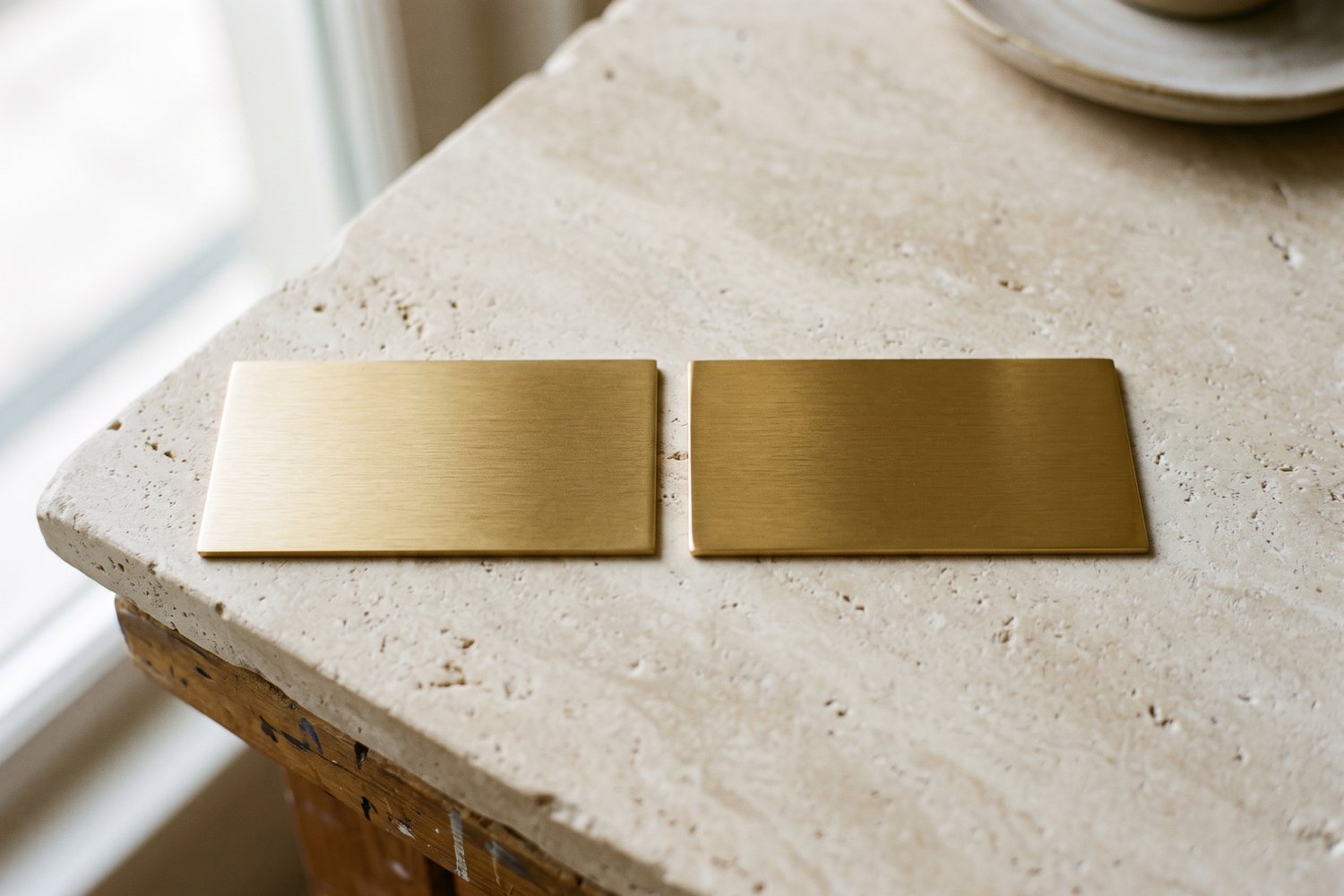 Gold PVD and gold-plated sample plates compared